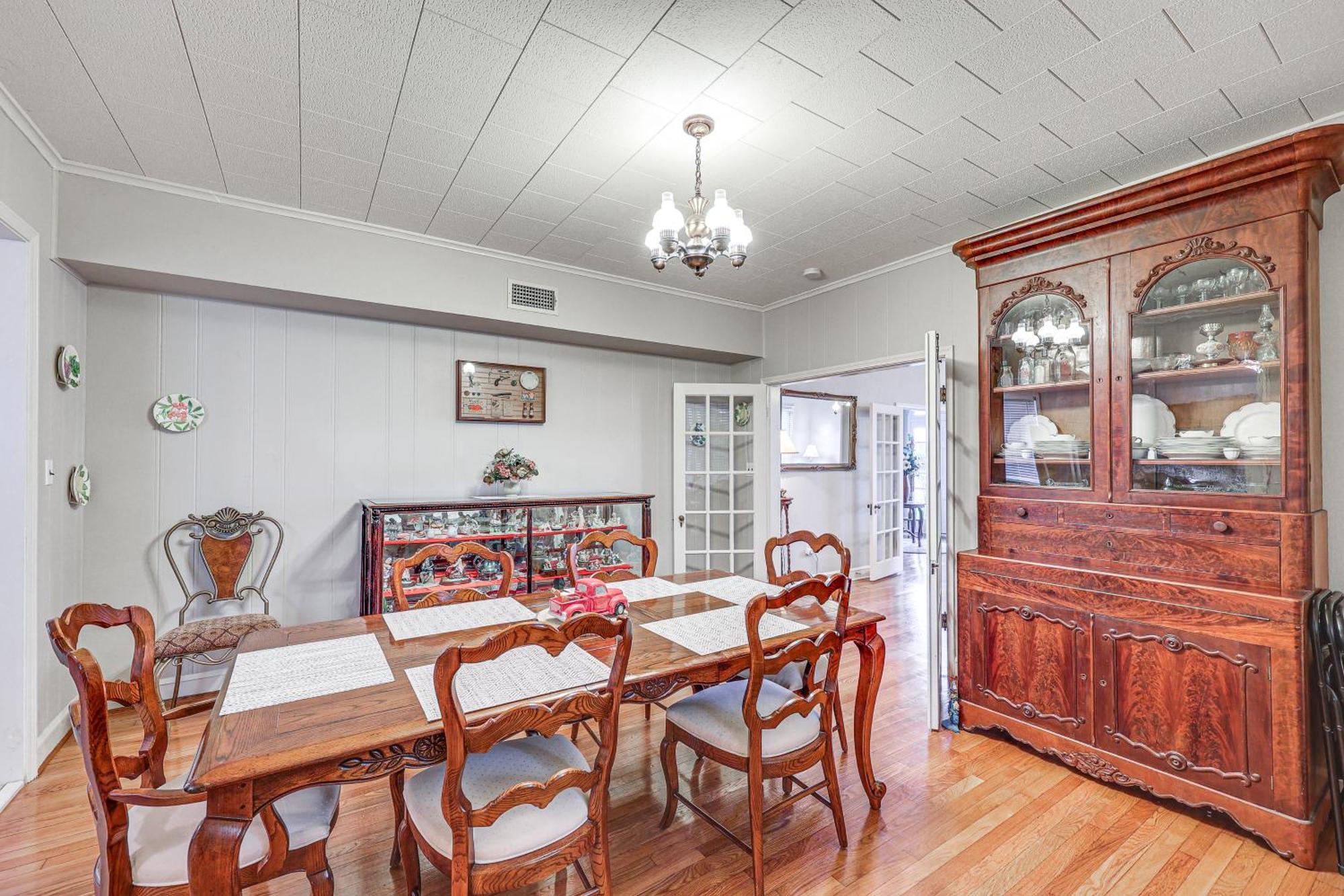 Delightful Retreat With Fireplace And Large Yard! Exterior photo